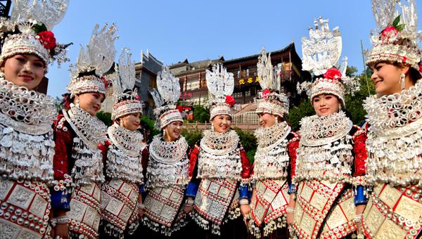 中国·凤凰第5届中国苗族银饰服饰节12月1日开启图片