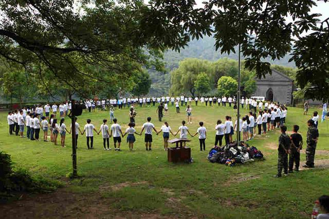 50名台湾高校学生湖南石燕湖参加拓展