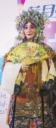 梅兰芳之子梅葆玖携弟子在长沙演贵妃醉酒_