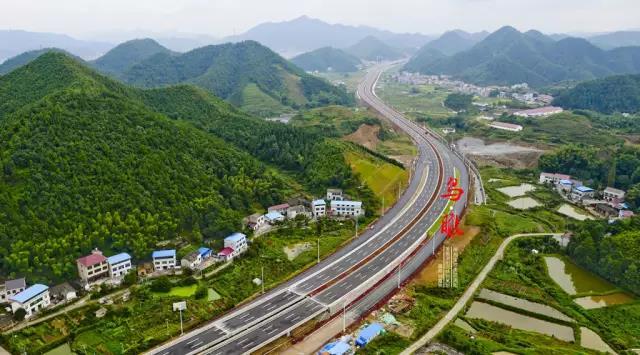 浏阳城市西北环线今日通车 百名市民代表现场