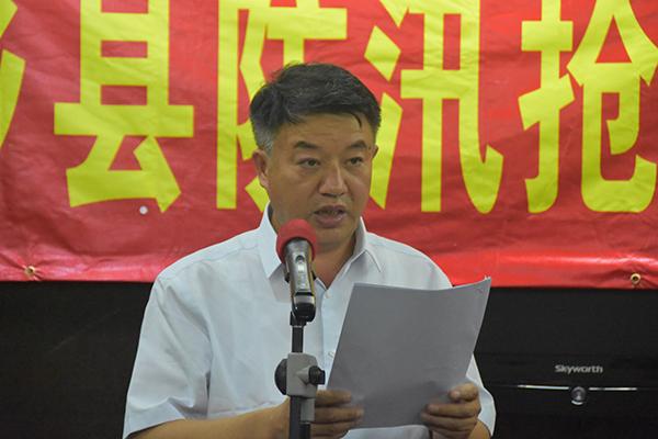 宁乡县政协主席邓杰平介绍相关情况.