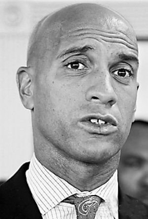 乔布斯遗孀恋上华盛顿前市长 男方正办离婚