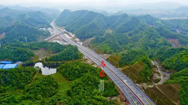 浏阳城市西北环线今日通车 百名市民代表现场