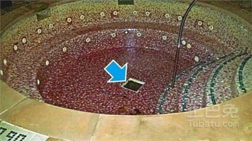 <em>深圳</em>富商被浴缸吸住溺亡 夺命<em>按摩</em>浴池不简单