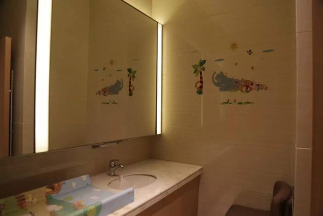 长沙购物中心 引发全国大讨论各大明星都在关