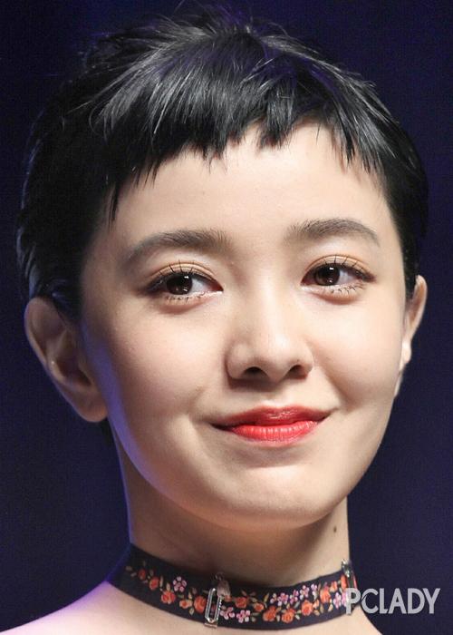 女星狗啃式刘海排行榜 窦靖童酷炫周迅变大妈_大湘网_腾讯网