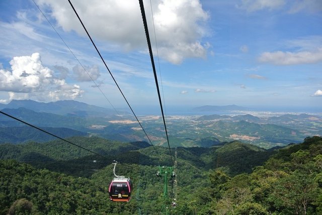 岘港巴拿山高山缆车