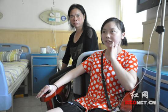 长沙女孩开网店为母亲治病 曾因车祸成植物人