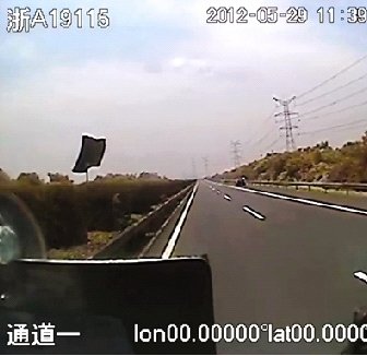 杭州最美司机去世 肝脏破裂忍痛停车疏散乘客