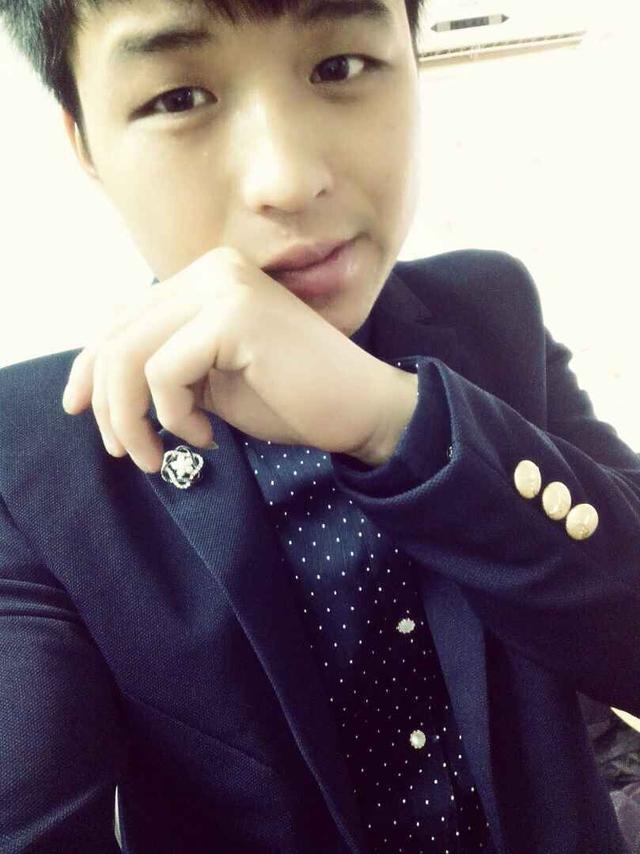 约会吧:爱唱歌<em>爱玩网游</em>的<em>妹子</em>期待贴心暖男_大