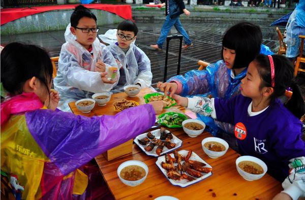 青少年读家乡主题研学旅行活动走进乔口镇