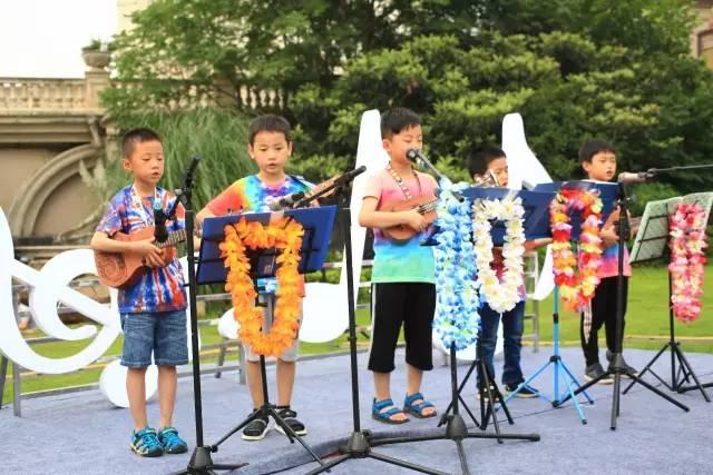 高颜值绿草地音乐会 带父母孩子体验童年乐趣