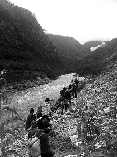 户外探险事故频发引反思 被评浪费社会公共资