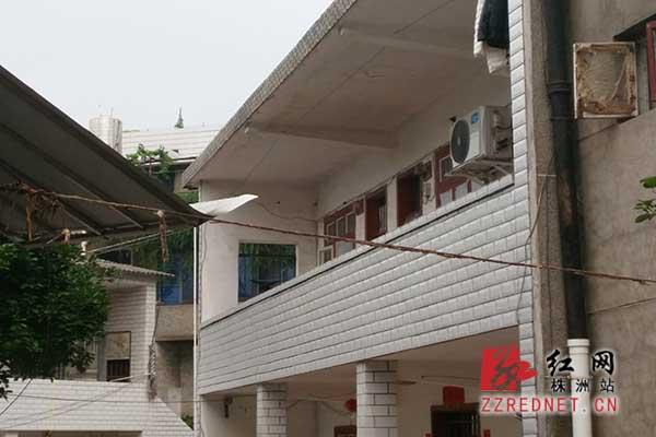 株洲一男子因纠纷砍杀妻女 小女儿补课逃过一