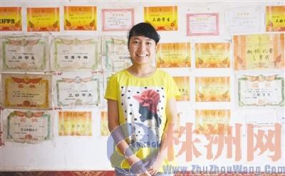 株洲一优秀学生交不起大学学费 父亲曾献血12