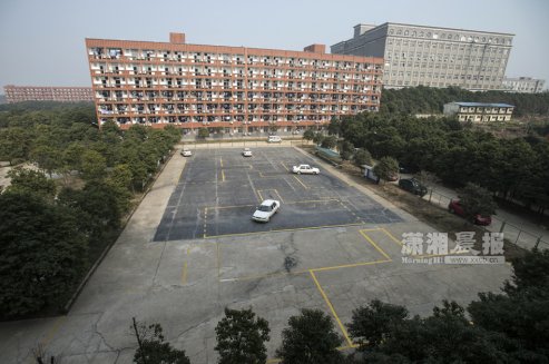 长沙一院校规定驾照为必修课 需在指定驾校学车