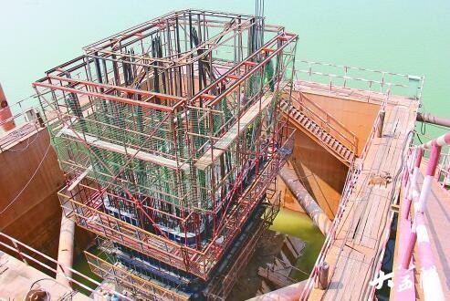 益阳市青龙洲大桥桥桩基础施工已近尾声