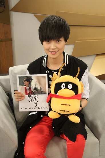 李宇春卖萌模仿QQ表情:疯狂路上韩寒是前辈