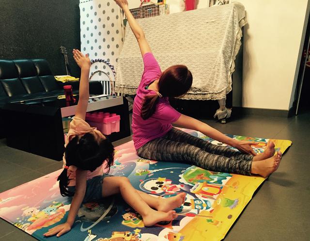 80后辣妈的产后瘦身跑 <em>马甲</em>线大长腿一个都不