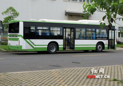长沙立珊专线公交将换24台新车 9月初投入运营