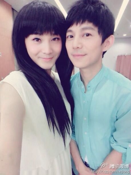 何炅调侃<em>女装沈凌</em>网友赞美疑预告大咖秀第五季