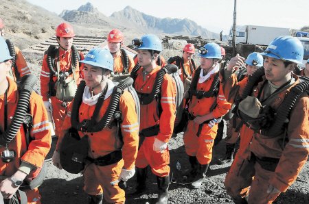 河北艾家沟煤矿火灾致11人遇难 2人仍在搜救中