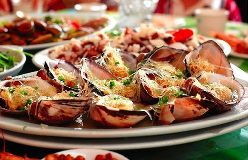 吃饭忌12件事:别空腹吃海鲜 炒鸡蛋勿放味精