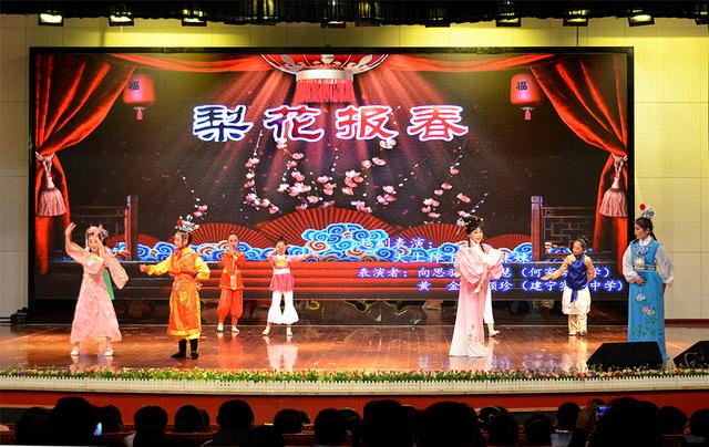 师生新年戏曲音乐会株洲举行 千人共赏梨园颂