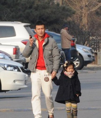 <em>文章</em>自曝已休产假陪<em>妻子</em>待产 盼二胎生<em>女儿</em>_大