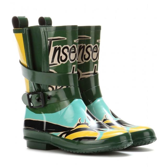 暴雨降温 这样穿搭让你爱上下雨天