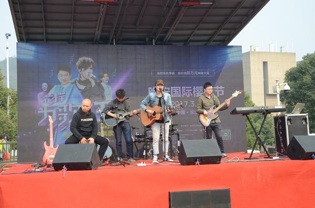 湖南高校乐队竞技 争夺与"歌手"同台表演机会
