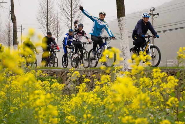 骑行手套品牌排行_WONNY品牌360°为第十二届环湖赛量身打造骑行专业手套