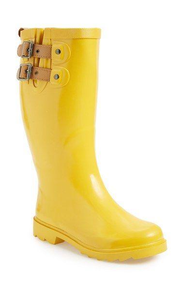 暴雨降温 这样穿搭让你爱上下雨天