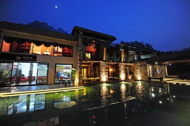 益阳90后美女大学生躺着挣钱 堪称史上最爽职