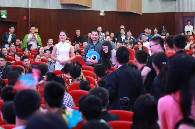 网络情歌对唱排行榜_大鹏音乐风云榜展音乐才华与柳岩默契情歌对唱(2)