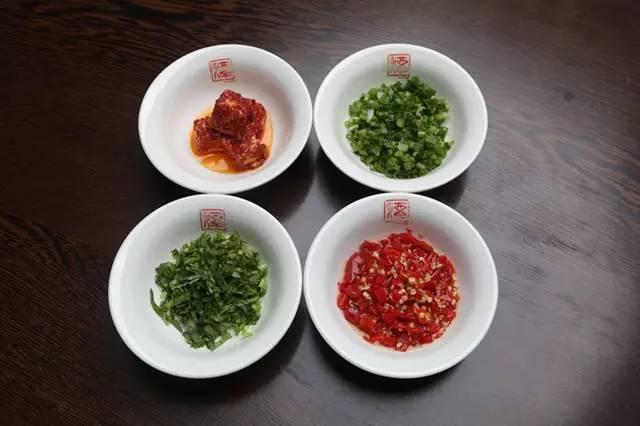 自媒体:长沙人吃火锅 还是要懂点套路为好