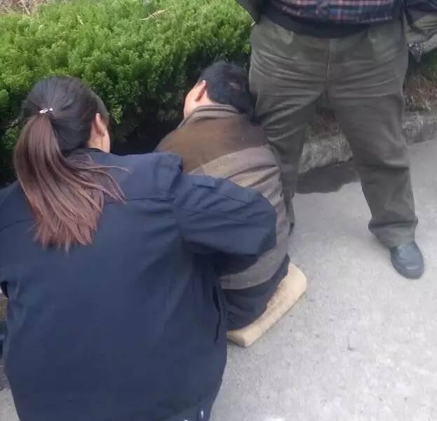 邵阳一名57岁老人考驾照 下车后晕倒在地被送