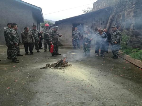 中方县接龙镇敬老院开展消防演练活动