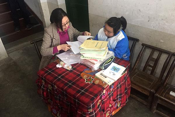 常德石门九名老师送教上门 她在家里圆了上学