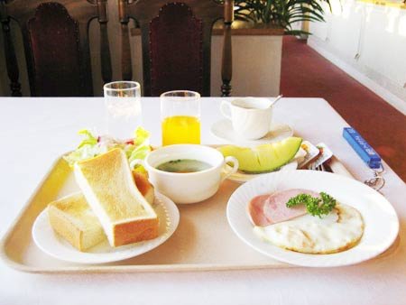 早餐食谱_早餐人均1000元