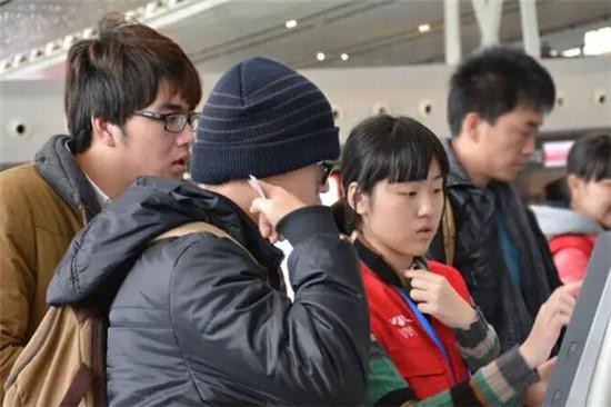 暖冬行动青少年机场志愿服务初体验