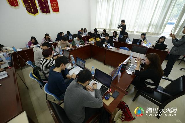 12万选1 张家界大峡谷玻璃桥公开遴选名字
