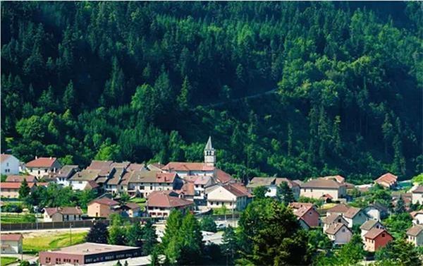 国内一套房子的钱 你出国能买啥?