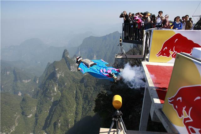 红牛翼装飞行世锦赛下周揭幕 “飞人大战”惊心动魄