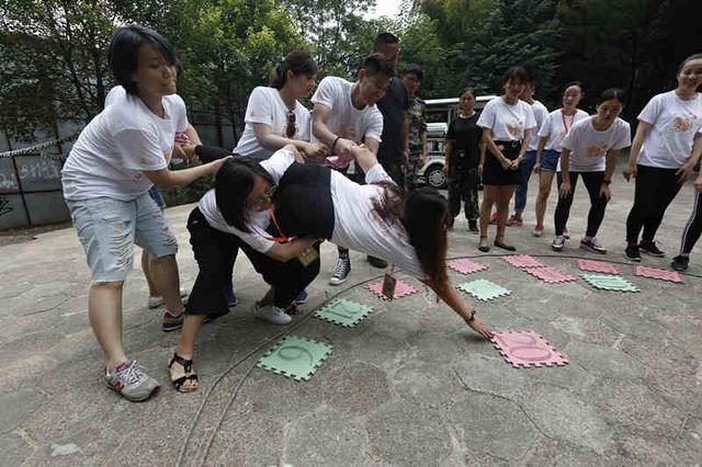 50名台湾高校学生湖南石燕湖参加拓展