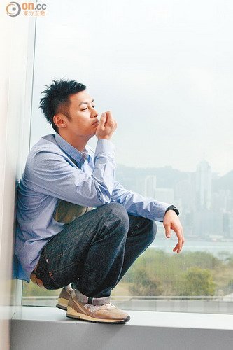 余文乐纹身念阿姨+爱的印记向亲人致敬