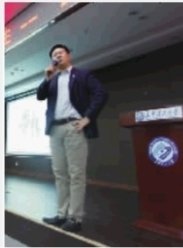 11月22日,陈玮在长沙理工大学演讲。