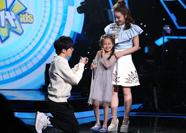 《中国新声代4》首播成绩惊艳 薛之谦利嘴PK