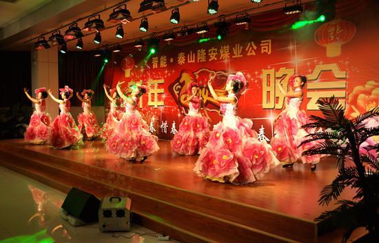 自编自导自演的文艺晚会