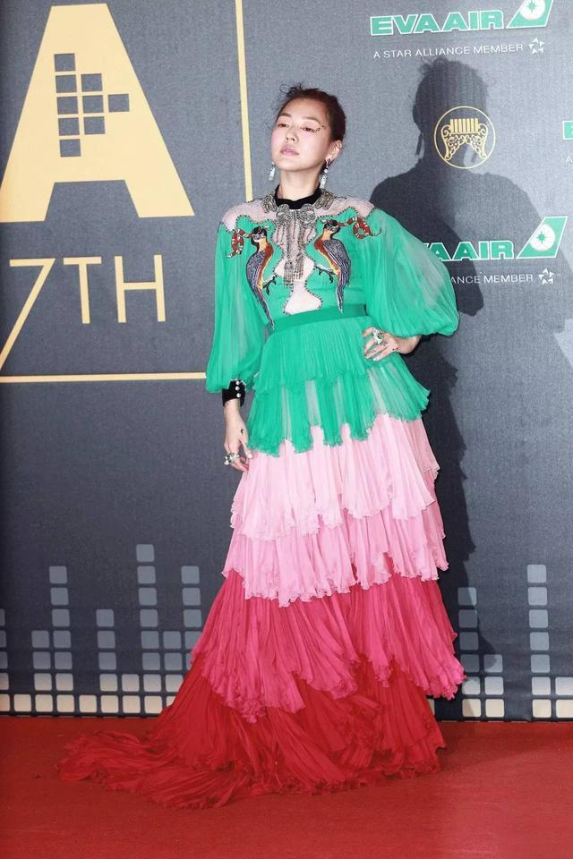 金曲奖红毯不负众望 丑的个个惊天动地